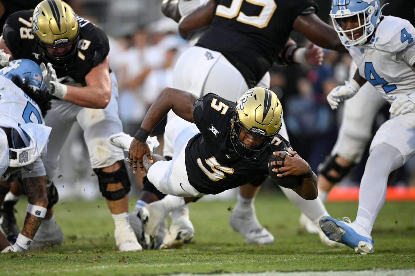 Tayven Jackson helps power Central Florida past North Carolina - The Boston Globe